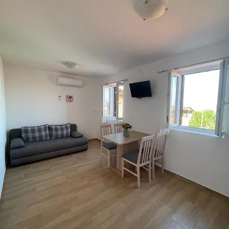 Lavandla Apartment *